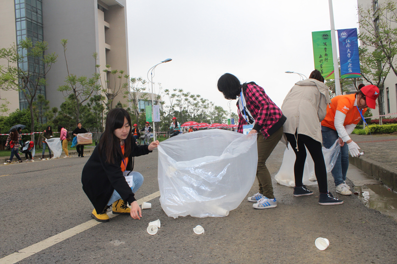 英国威廉希尔公司官网马拉松志愿服务—让青春插着奉献的翅膀飞翔