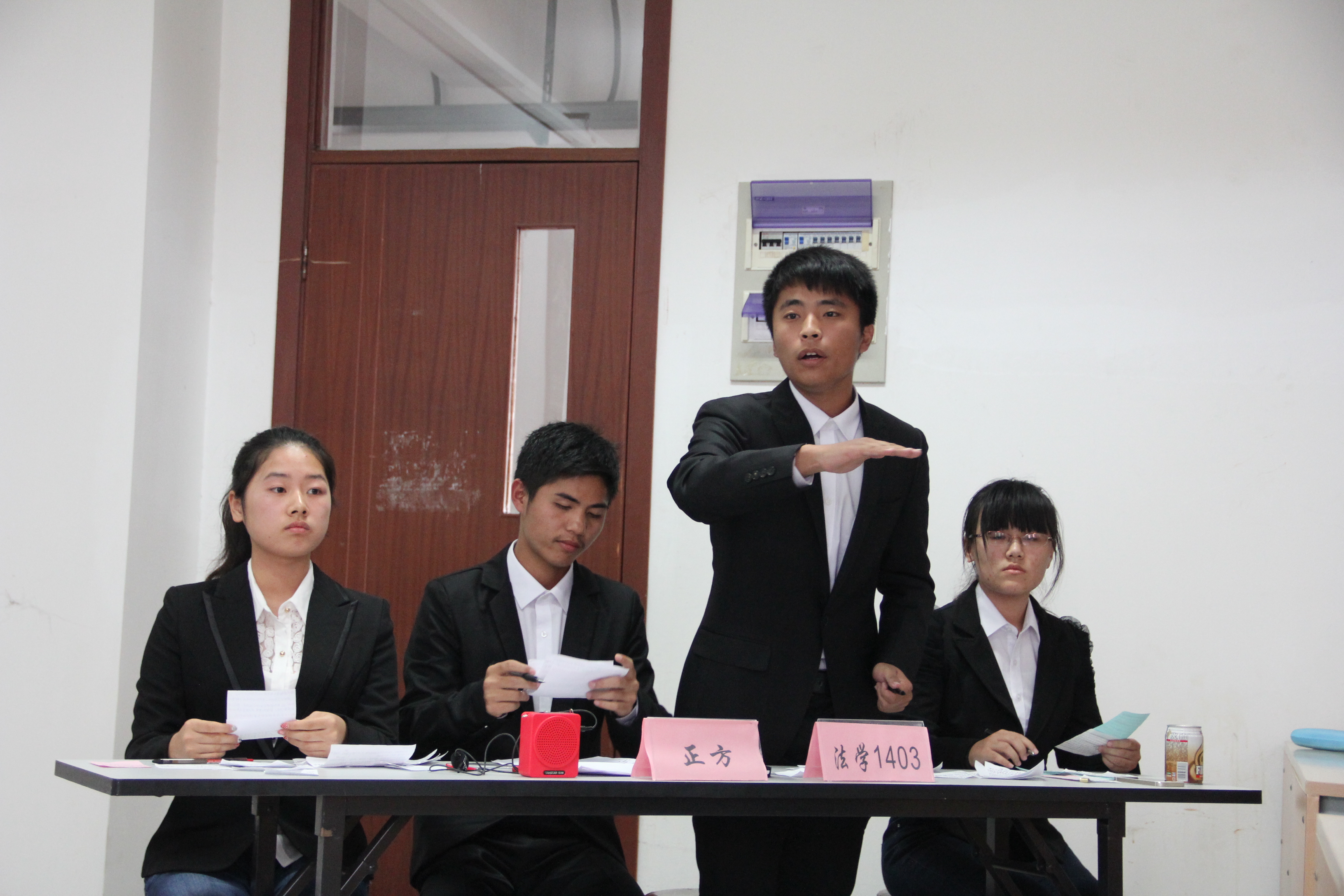 英国威廉希尔公司官网第六届新生辩论赛圆满落幕