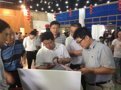 学院圆满完成迎新工作