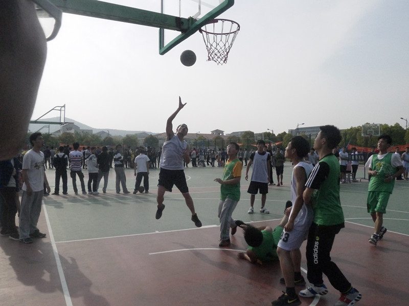 活力男篮，热情闪耀