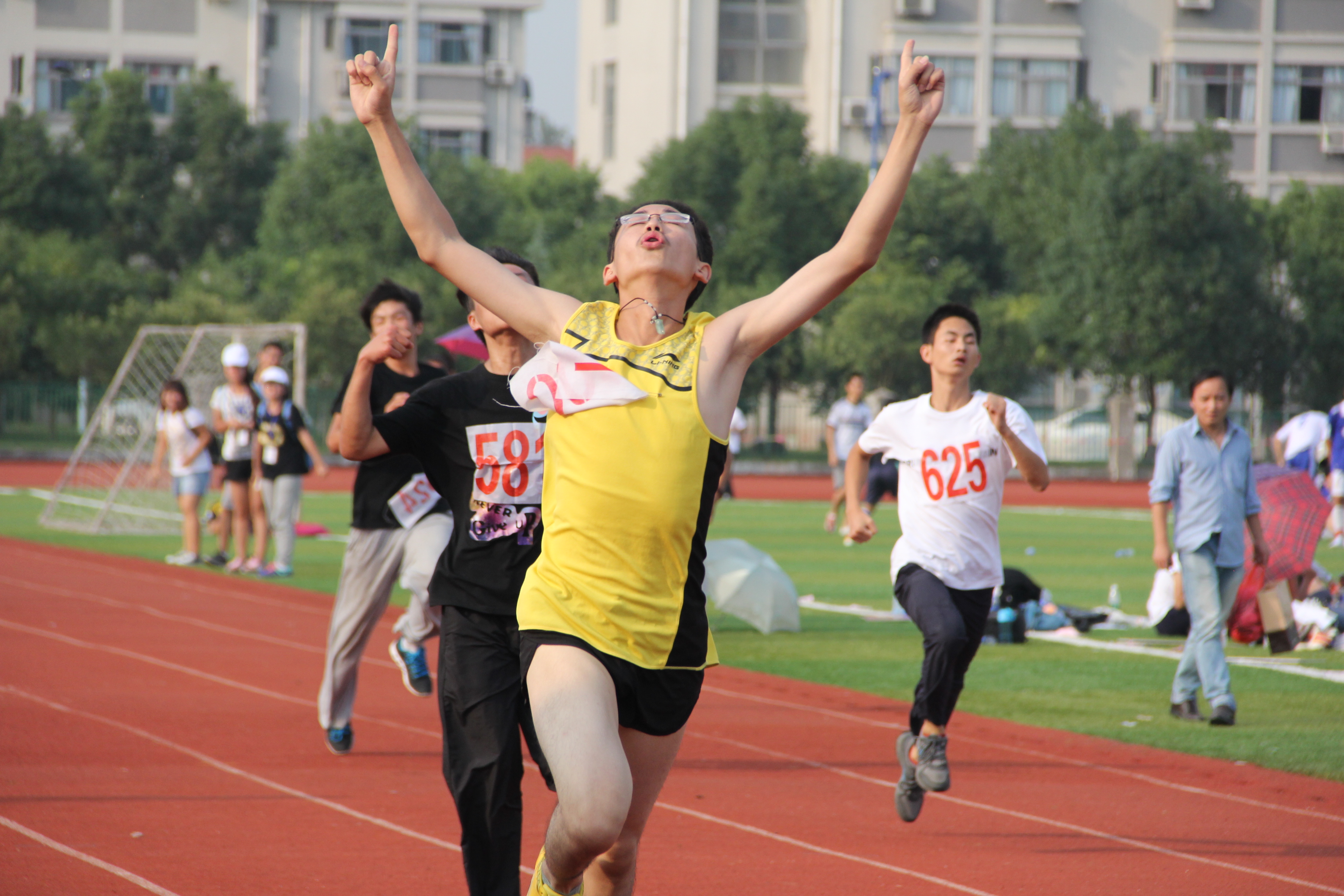 青春飞扬 梦想激昂——英国威廉希尔公司官网举行2014年秋季运动会