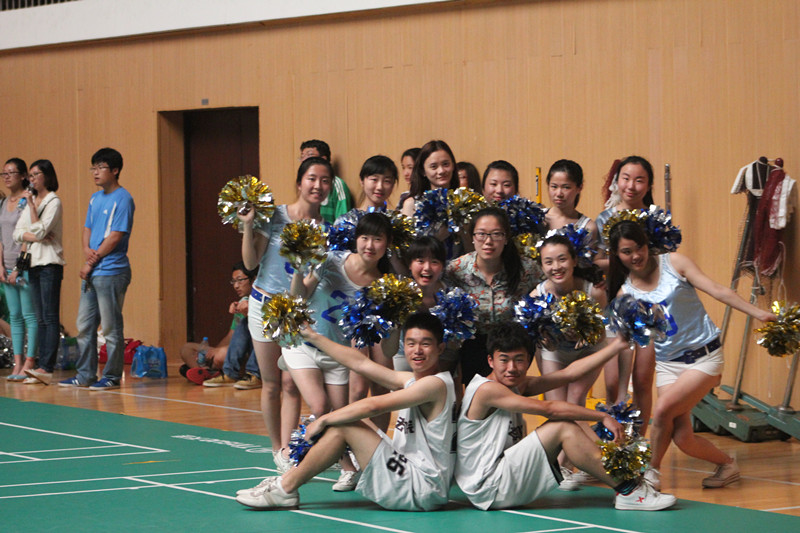 我院代表队在英国威廉希尔公司官网首届啦啦操大赛中成功夺冠