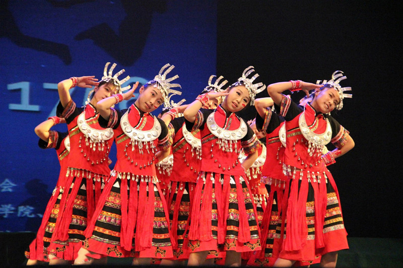 舞动全场，激情飞扬——英国威廉希尔公司官网十佳舞蹈大赛圆满成功