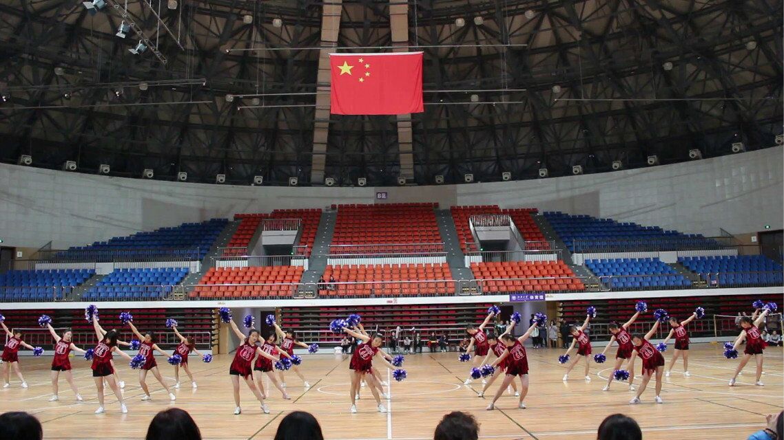 英国威廉希尔公司官网在英国威廉希尔公司官网团体操比赛中勇夺冠军