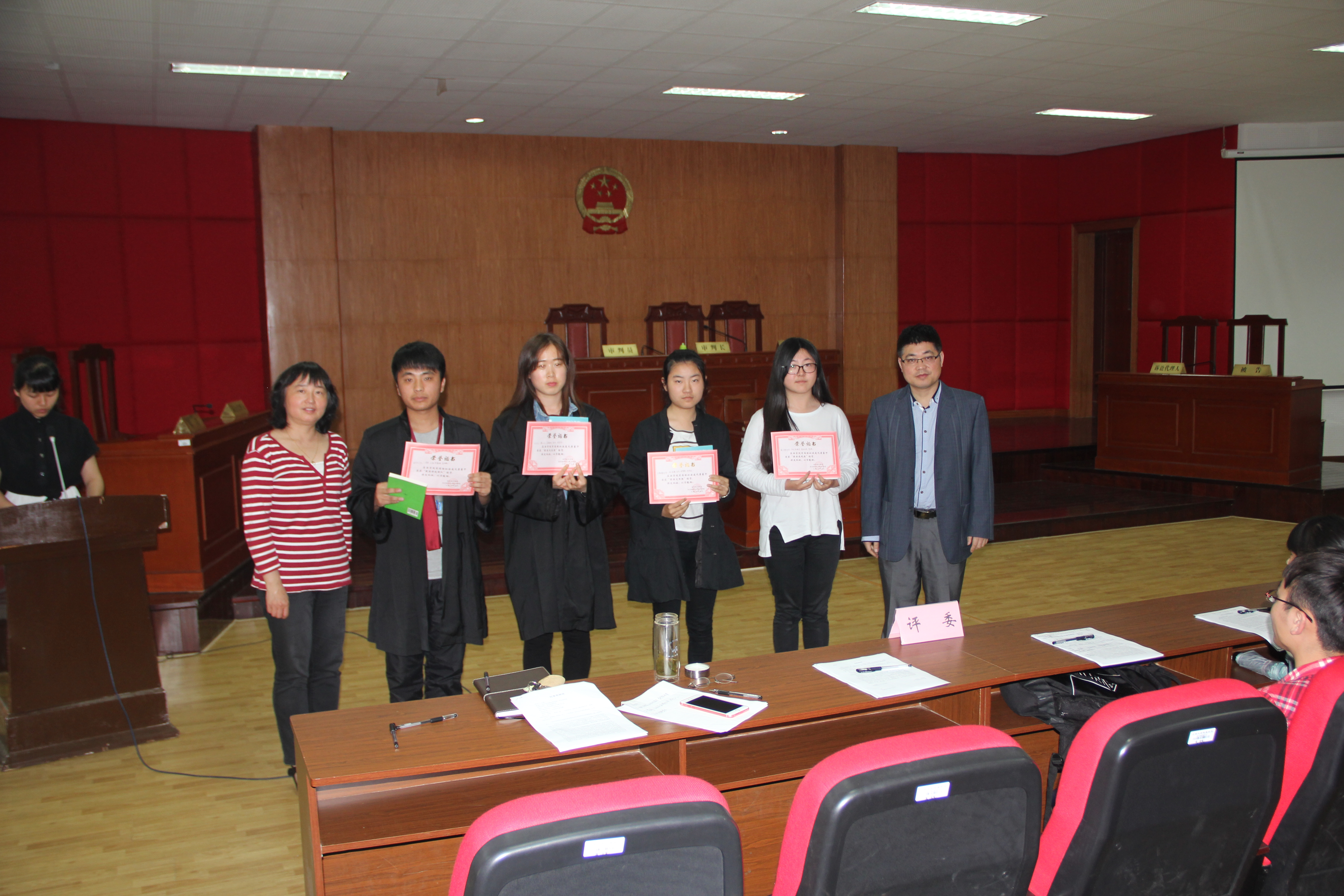 英国威廉希尔公司官网成功举办2016年度模拟法庭观摩赛