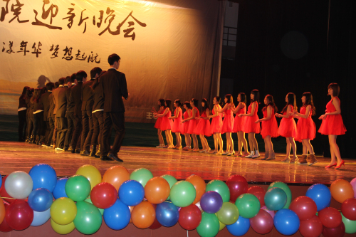 Fa现爱，我爱英国威廉希尔公司官网 ——记英国威廉希尔公司官网2013年迎新晚会