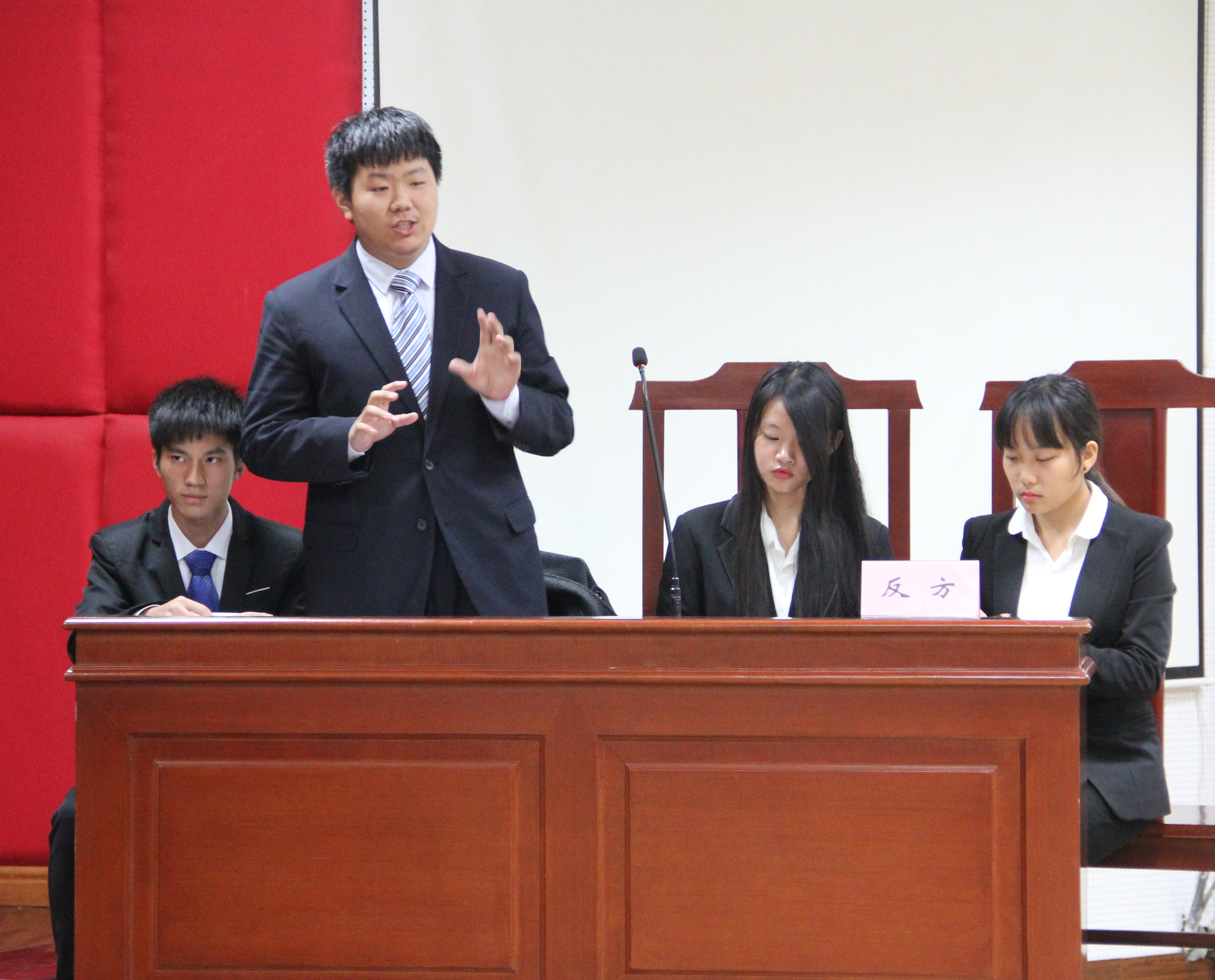 法辩青春促学风——英国威廉希尔公司官网第七届新生辩论赛圆满落幕